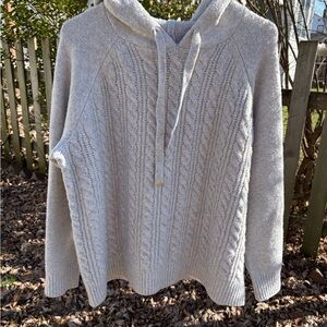 Cupcakes & Cashmere Light Gray Knit Top